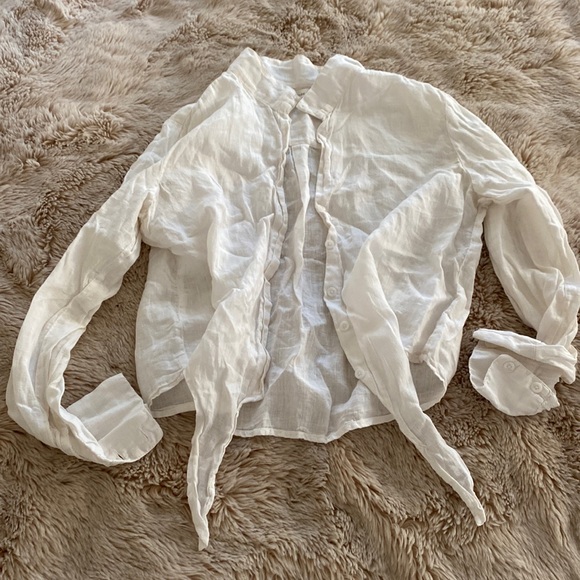 White linen blouse - Picture 1 of 4